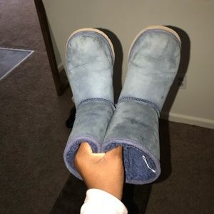 UGGS